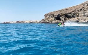 Conduce una moto de agua libremente con tu carnet en Tenerife